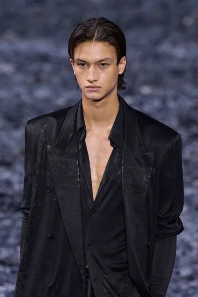 Look 77